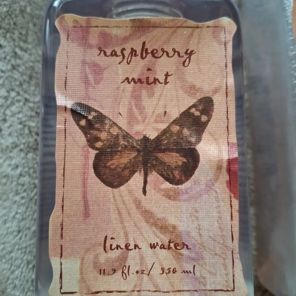 Bed Bath & Beyond Linen Spray & Water Raspberry Mint, Gift Set, Mid Y2K Unused - Picture 3 of 11